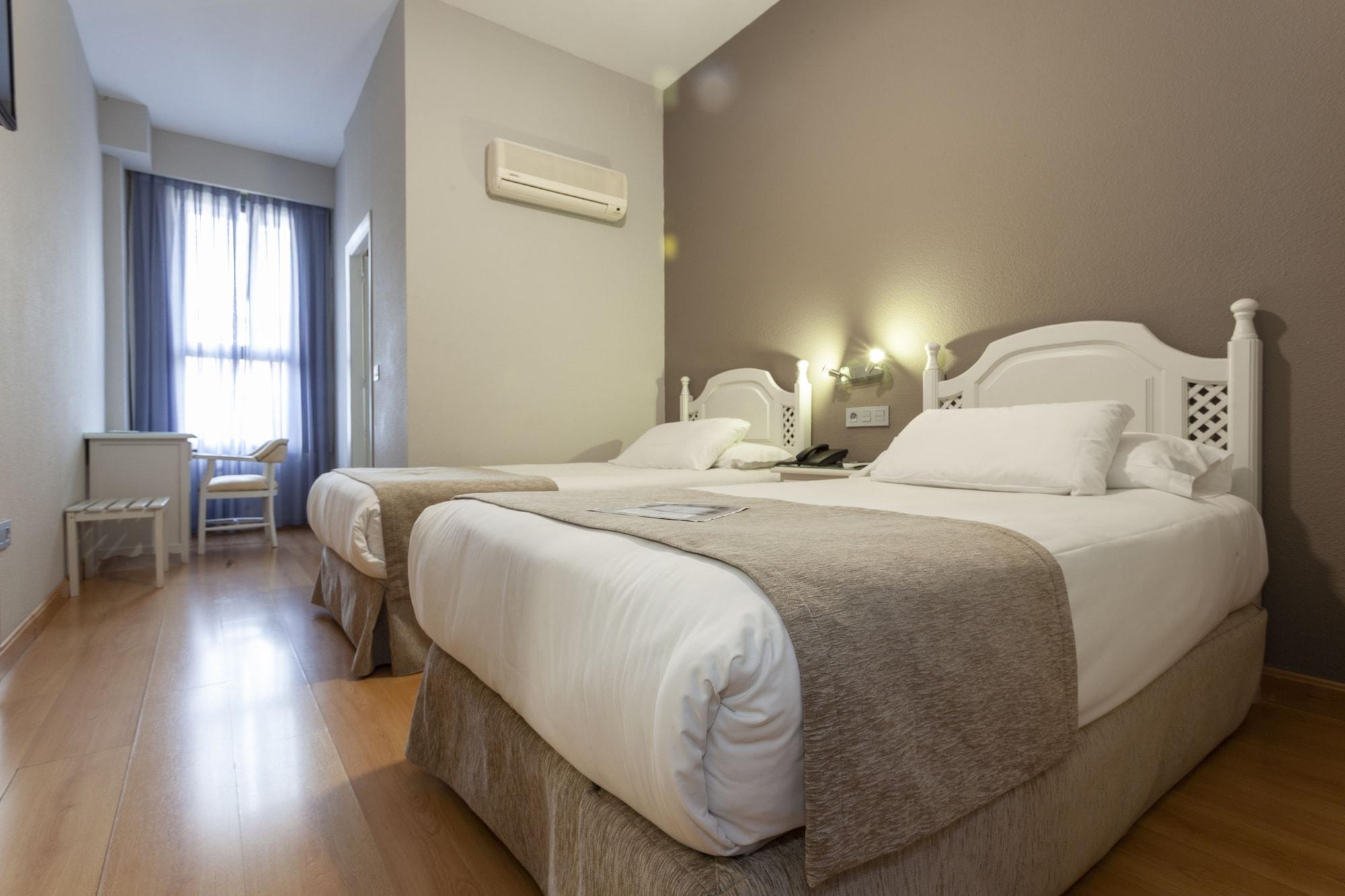 Aacr Hotel Monteolivos Севилья Экстерьер фото