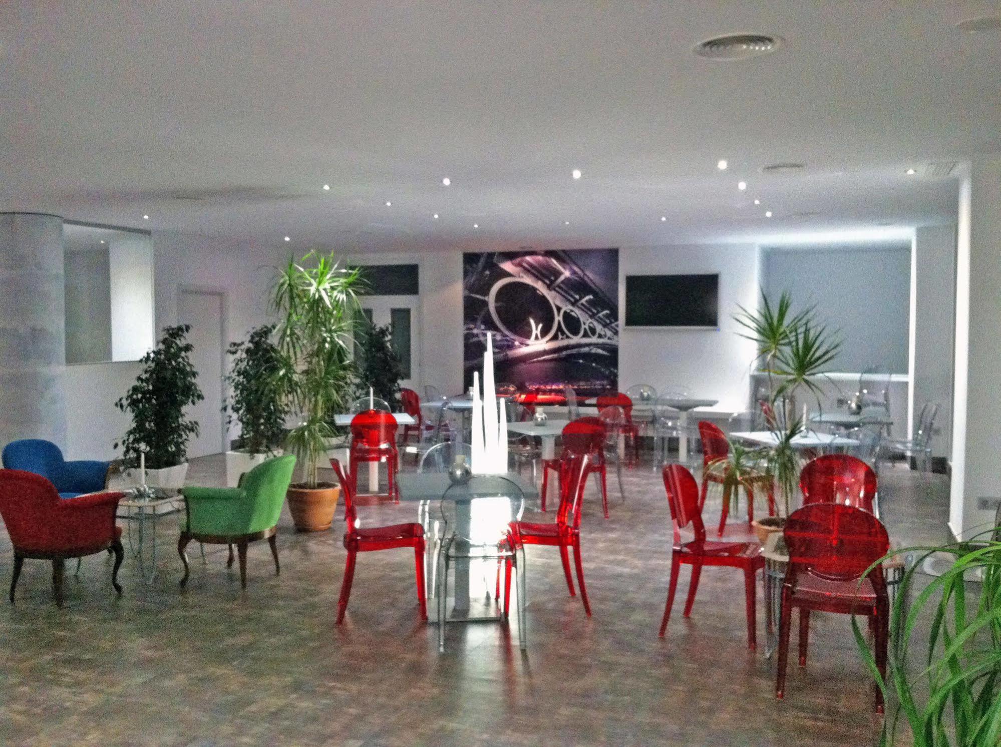 Aacr Hotel Monteolivos Севилья Экстерьер фото