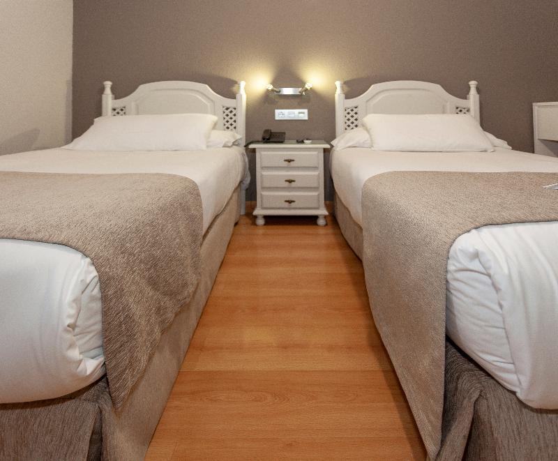 Aacr Hotel Monteolivos Севилья Экстерьер фото